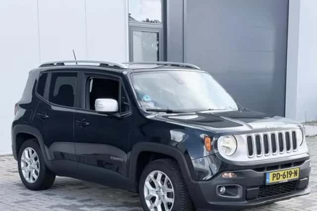 Jeep Renegade (2017) thumbnail 3