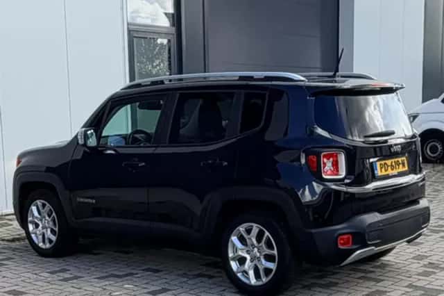 Jeep Renegade (2017) thumbnail 4