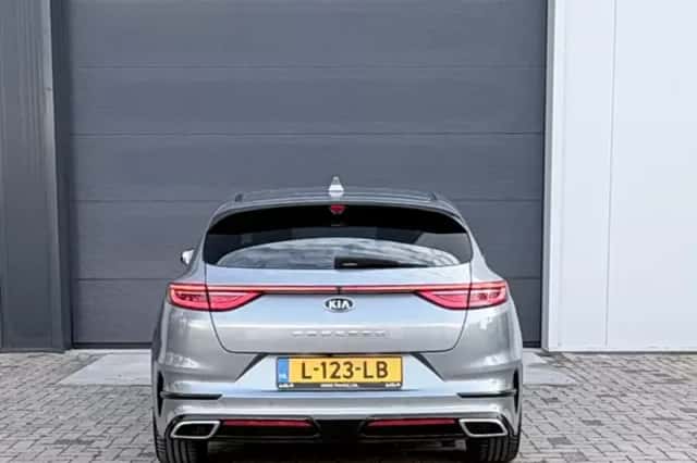 Kia ProCeed (2021) thumbnail 5