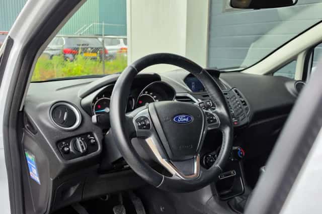 Ford Fiesta (2017) thumbnail 6
