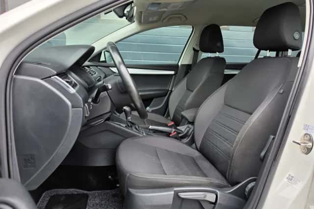 Škoda Octavia (2019) thumbnail 6