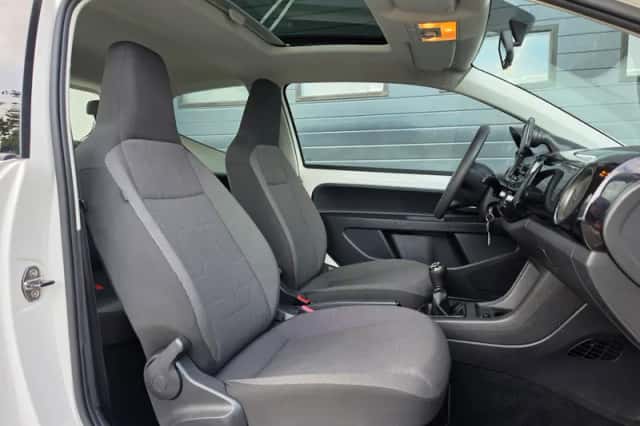 Volkswagen Up! (2012) thumbnail 5