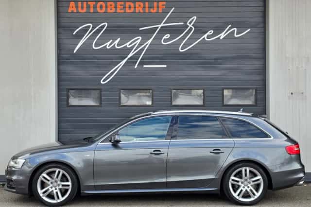 Audi A4 (2012) thumbnail 2