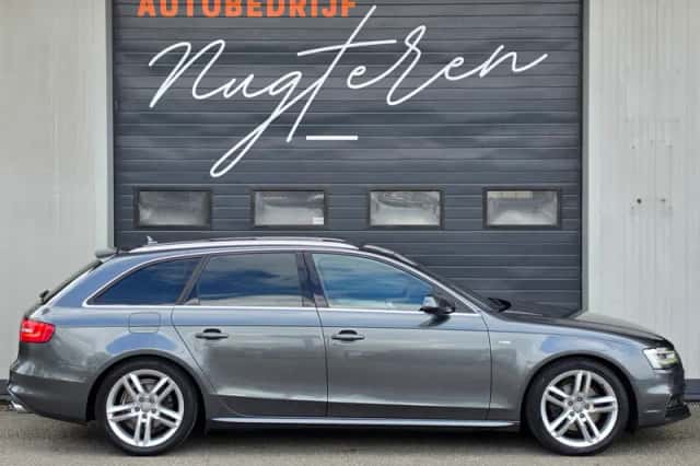 Audi A4 (2012) thumbnail 3