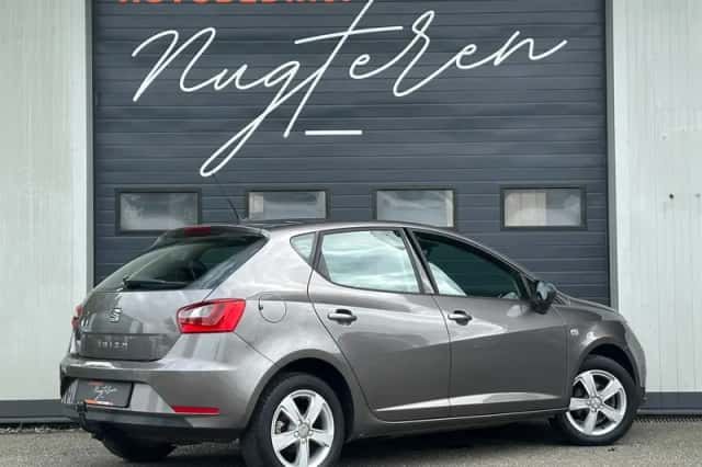 SEAT Ibiza (2016) thumbnail 4