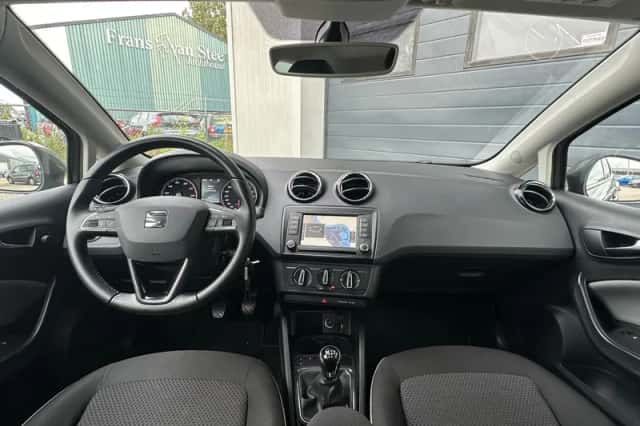 SEAT Ibiza (2016) thumbnail 5