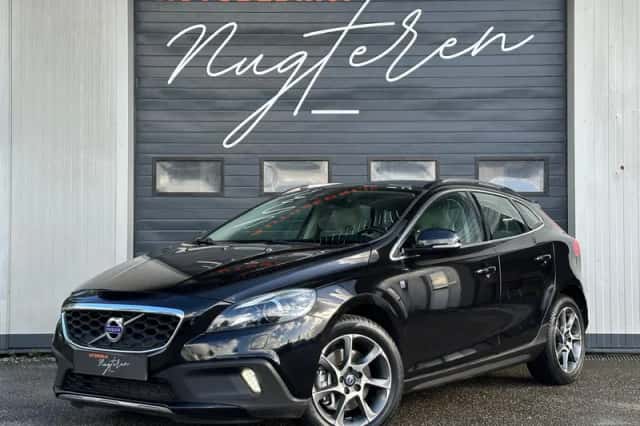Volvo V40 (2016) thumbnail 1