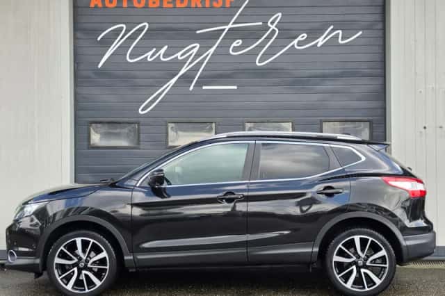Nissan Qashqai (2015) thumbnail 2