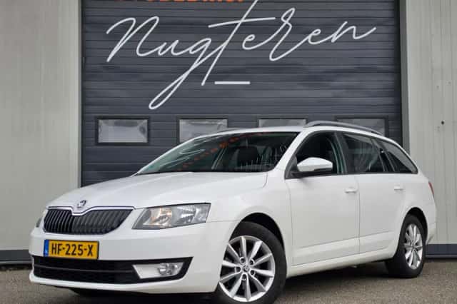 Škoda Octavia (2015) thumbnail 1