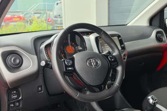 Toyota Aygo (2016) thumbnail 6