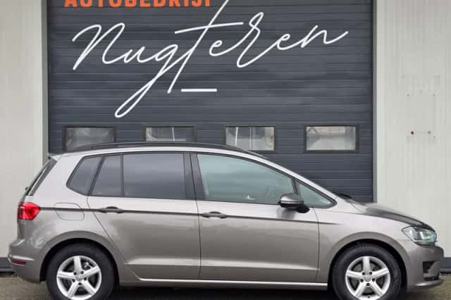 Volkswagen Golf Sportsvan (2014) thumbnail 3
