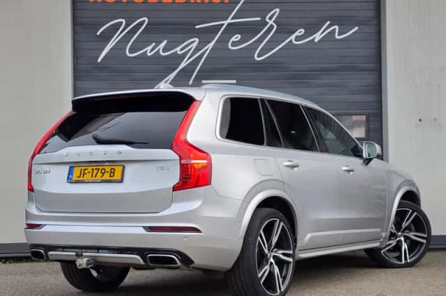 Volvo XC90 (2016) thumbnail 4