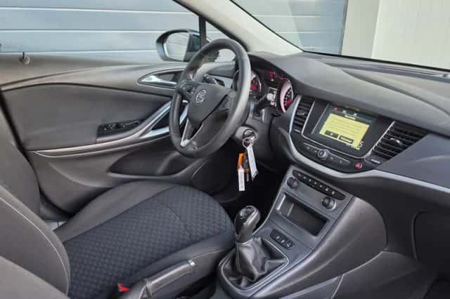 Opel Astra (2021) thumbnail 5