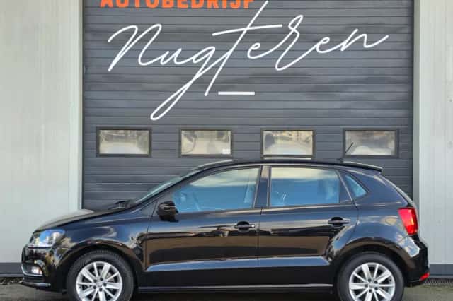 Volkswagen Polo (2014) thumbnail 2