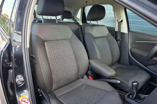 Volkswagen Polo (2014) thumbnail 5