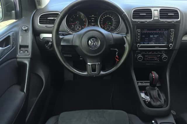Volkswagen Golf (2009) thumbnail 3