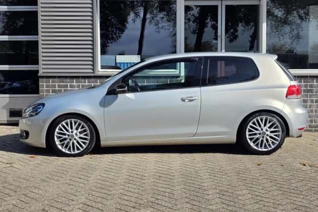 Volkswagen Golf (2009) thumbnail 6