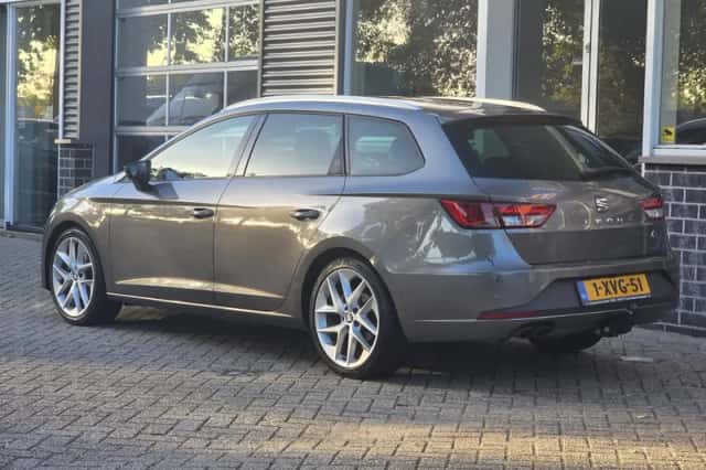SEAT Leon (2015) thumbnail 4