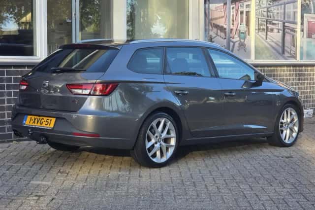SEAT Leon (2015) thumbnail 6