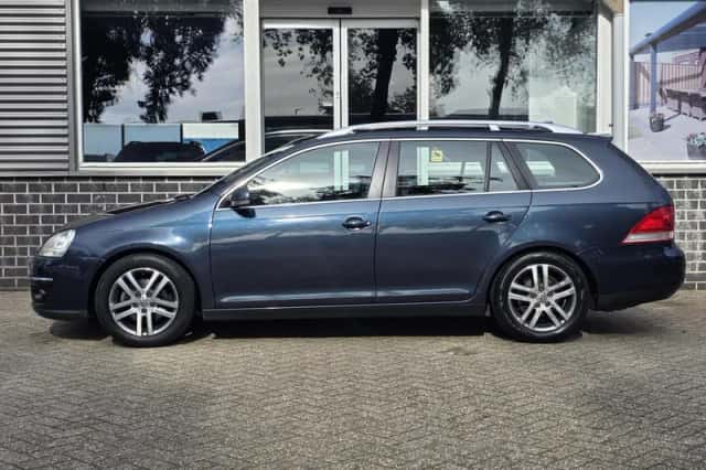 Volkswagen Golf (2009) thumbnail 3
