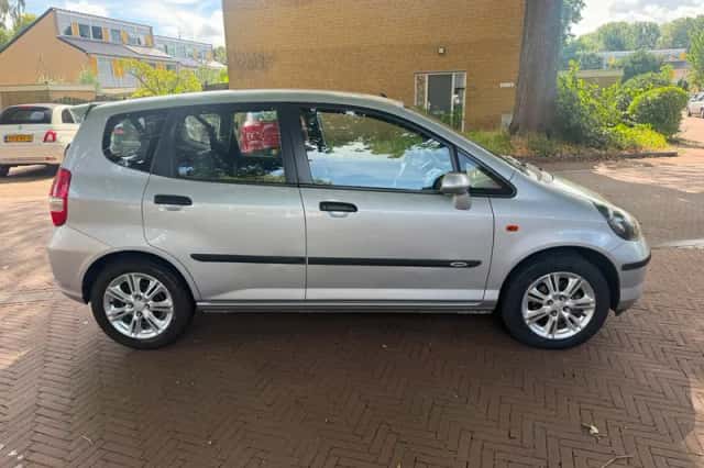 Honda Jazz (2004) thumbnail 2