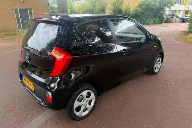 Kia Picanto (2012) thumbnail 3