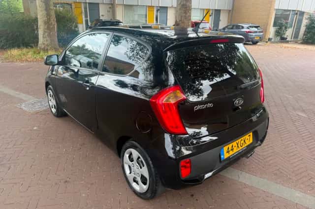 Kia Picanto (2012) thumbnail 5