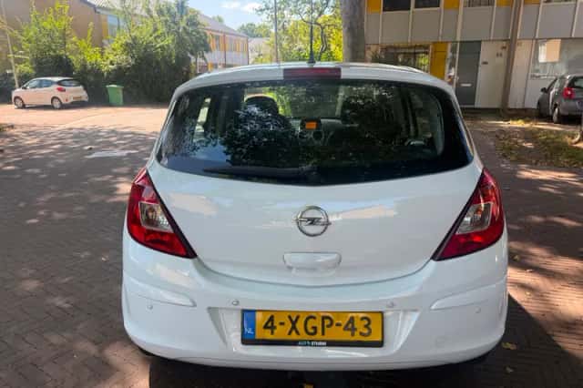 Opel Corsa (2013) thumbnail 6