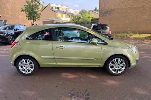 Opel Corsa (2007) thumbnail 2
