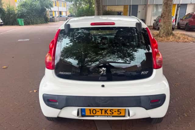 Peugeot 107 (2012) thumbnail 4