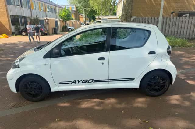 Toyota Aygo (2013) thumbnail 6
