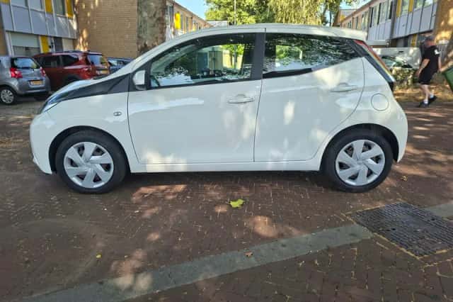 Toyota Aygo (2017) thumbnail 5