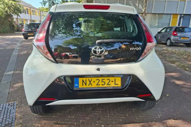 Toyota Aygo (2017) thumbnail 6