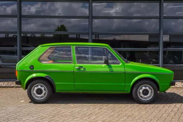Volkswagen Golf (1977) thumbnail 3