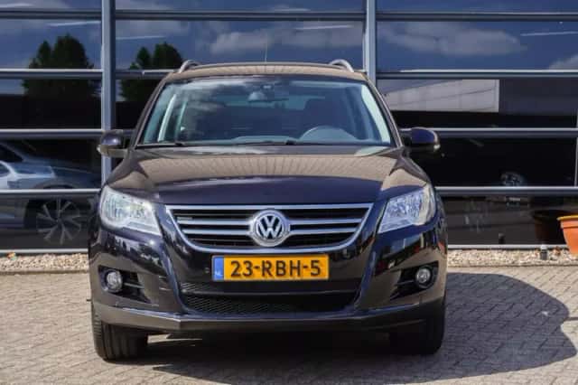 Volkswagen Tiguan (2011) thumbnail 3