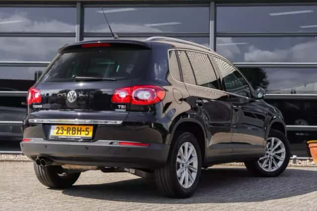 Volkswagen Tiguan (2011) thumbnail 3