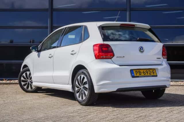Volkswagen Polo (2017) thumbnail 2
