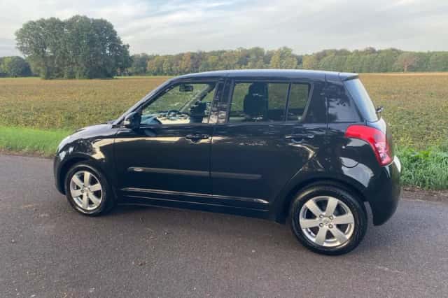 Suzuki Swift (2009) thumbnail 5