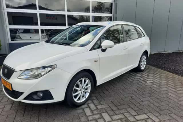 SEAT Ibiza (2012) thumbnail 3