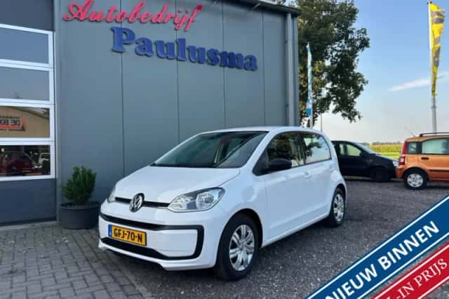 Volkswagen Up! (2017) thumbnail 1