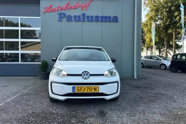 Volkswagen Up! (2017) thumbnail 4