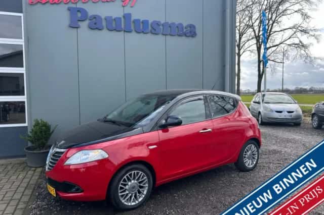 Lancia Ypsilon (2012) thumbnail 1