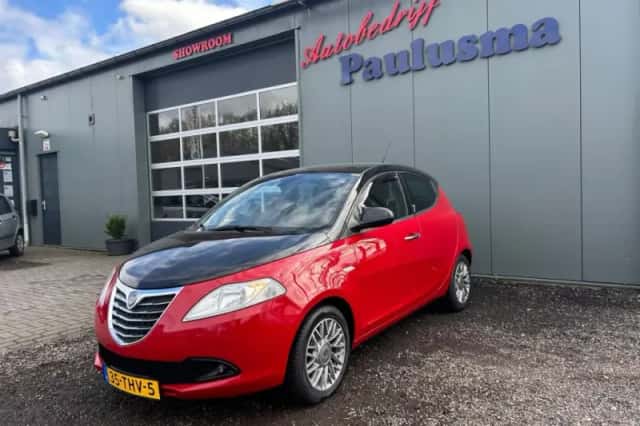 Lancia Ypsilon (2012) thumbnail 5