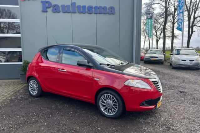 Lancia Ypsilon (2012) thumbnail 6