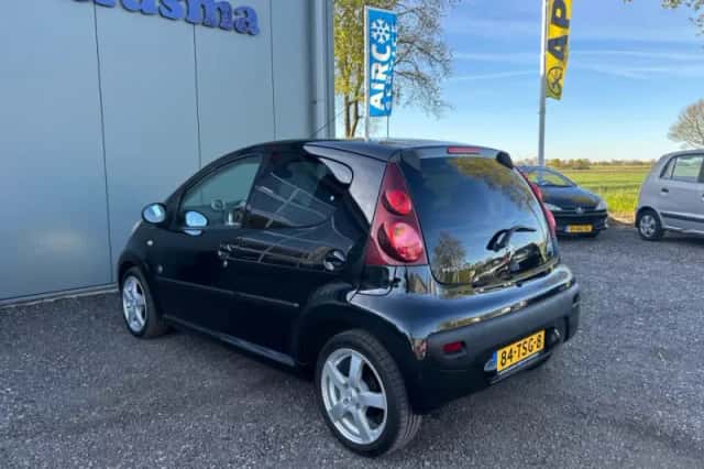 Peugeot 107 (2012) thumbnail 3
