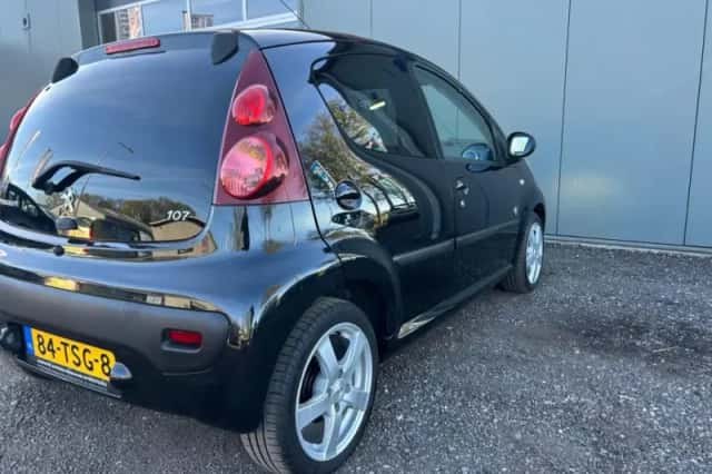 Peugeot 107 (2012) thumbnail 5