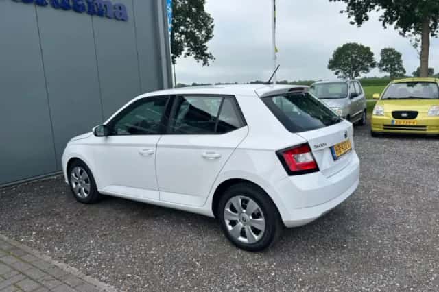Škoda Fabia (2016) thumbnail 3