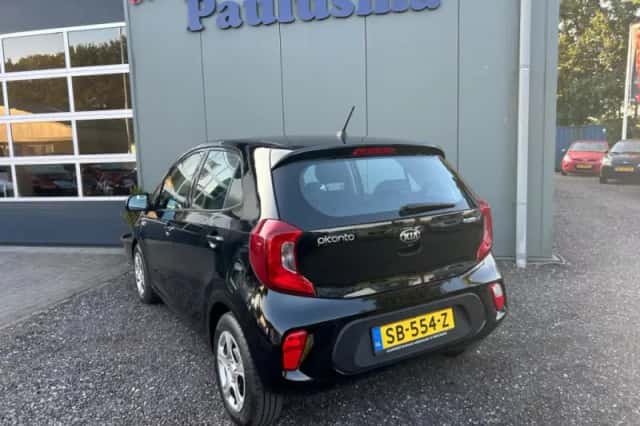 Kia Picanto (2018) thumbnail 3