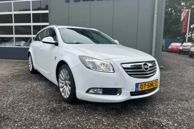 Opel Insignia (2011) thumbnail 4