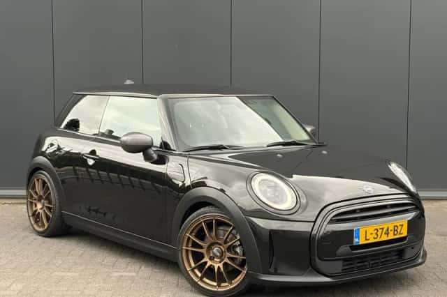 MINI Cooper (2021) thumbnail 1